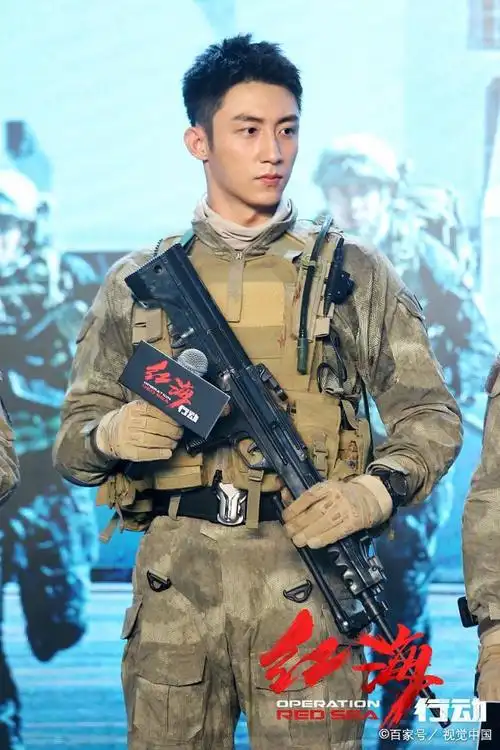 《爱上特种兵》主演黄景瑜:17岁辍学当沪漂,从不当着父母流泪