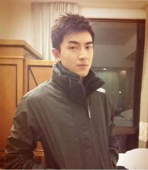 被称万达少奶奶女朋友一个接一个林更新为何让众多粉丝们喜爱