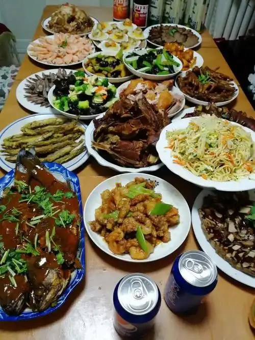 东北普通人家的除夕年夜饭,18个菜,下酒硬菜多,你喜欢吗?