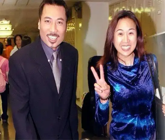 张国荣曾叫他大哥,嫌妻子粘人四婚四离,67岁交90后小美女