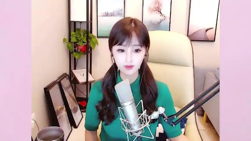 女歌手烟嗓翻唱《把孤独当作晚餐》,嗓音极具穿透力,秒杀原唱