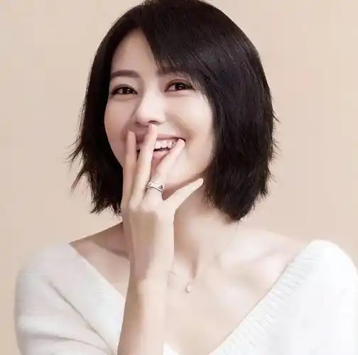 适合30-40岁女人短发型,轻松提升时尚气质,温柔的样子太美了_设计