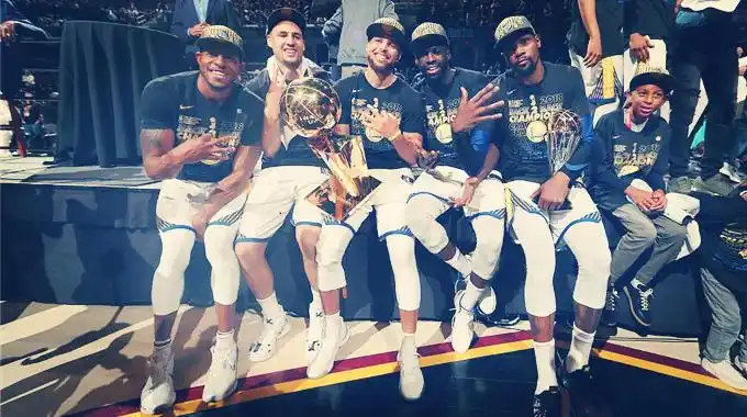 勇士队夺得nba总冠军,成为21世纪第3支卫冕成功的球队!
