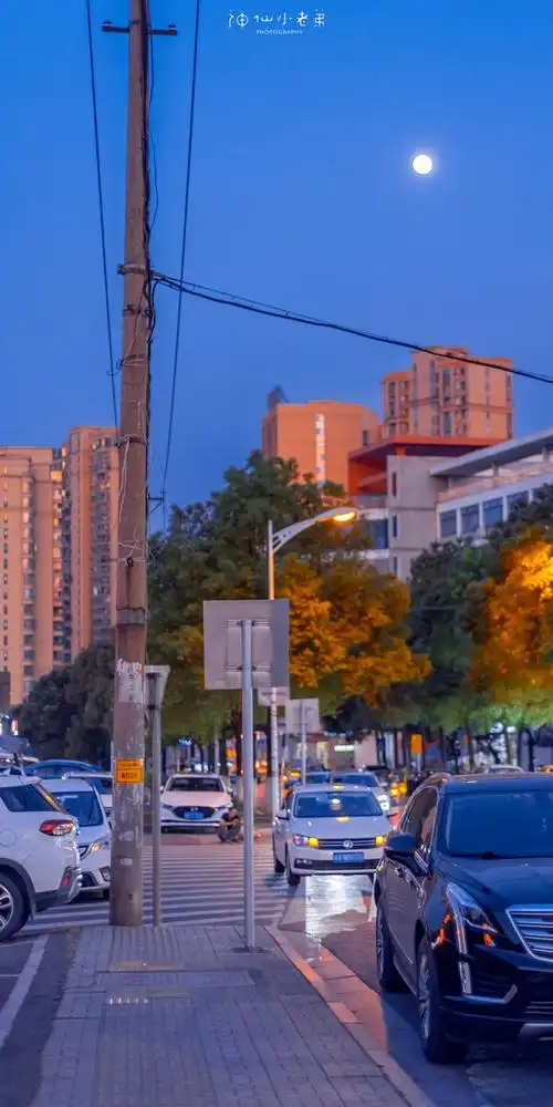 长沙夏天的晚上7点30分