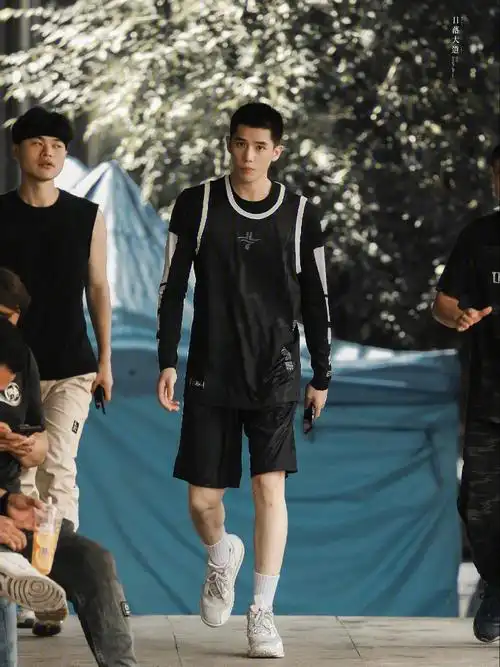 板寸到位能不能长成王安宇这样就看你了