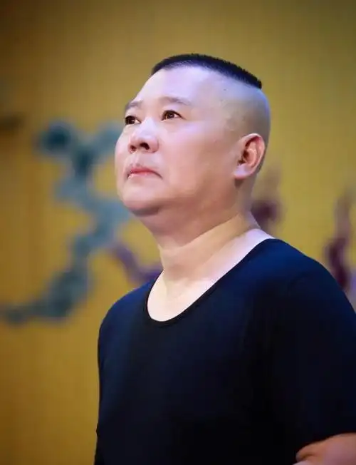 郭德纲的两任妻子,王惠名利双收,胡中惠孤独终老,人生差距太大