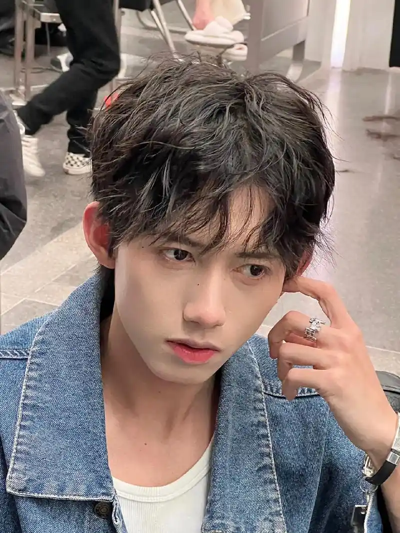 男生烫发推荐束状纹理烫.