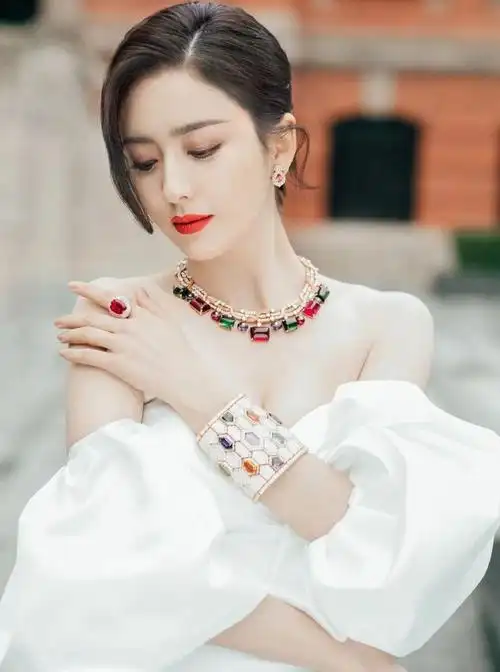 佟丽娅端庄优雅温柔写真,温婉可人!_高清图集_新浪网