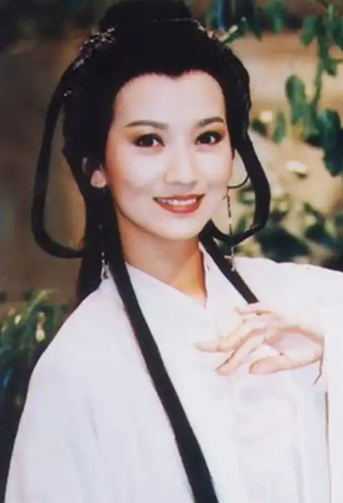 赵雅芝早年时的珍藏老照片,你被惊艳到了吗?_无线电视台_白素贞_形象