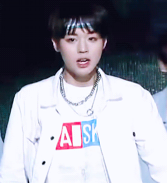 朴志训帅气跳舞可爱gif动图_动态图_表情包下载_soogif