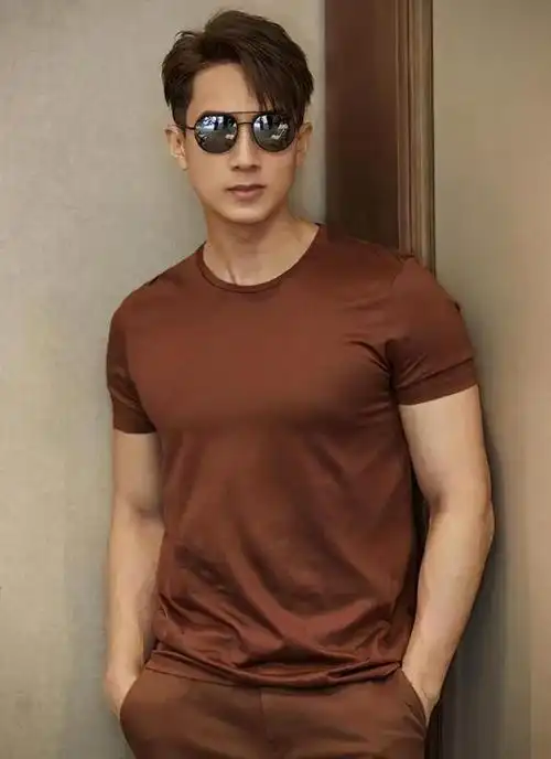 而一个男人的品味和气质往往从身材就能看得出来!