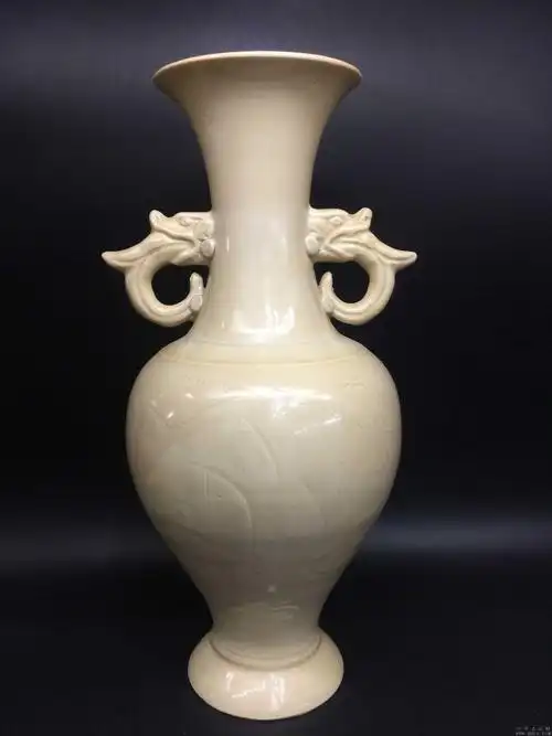 定窑花卉双龙耳赏瓶