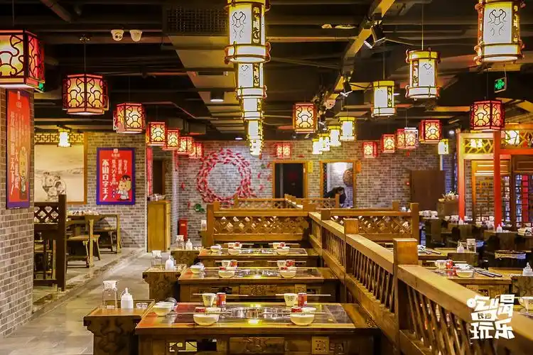 勒是成都∣火遍全球的大龙燚火锅来长沙啦78折正宗川味涮到爽