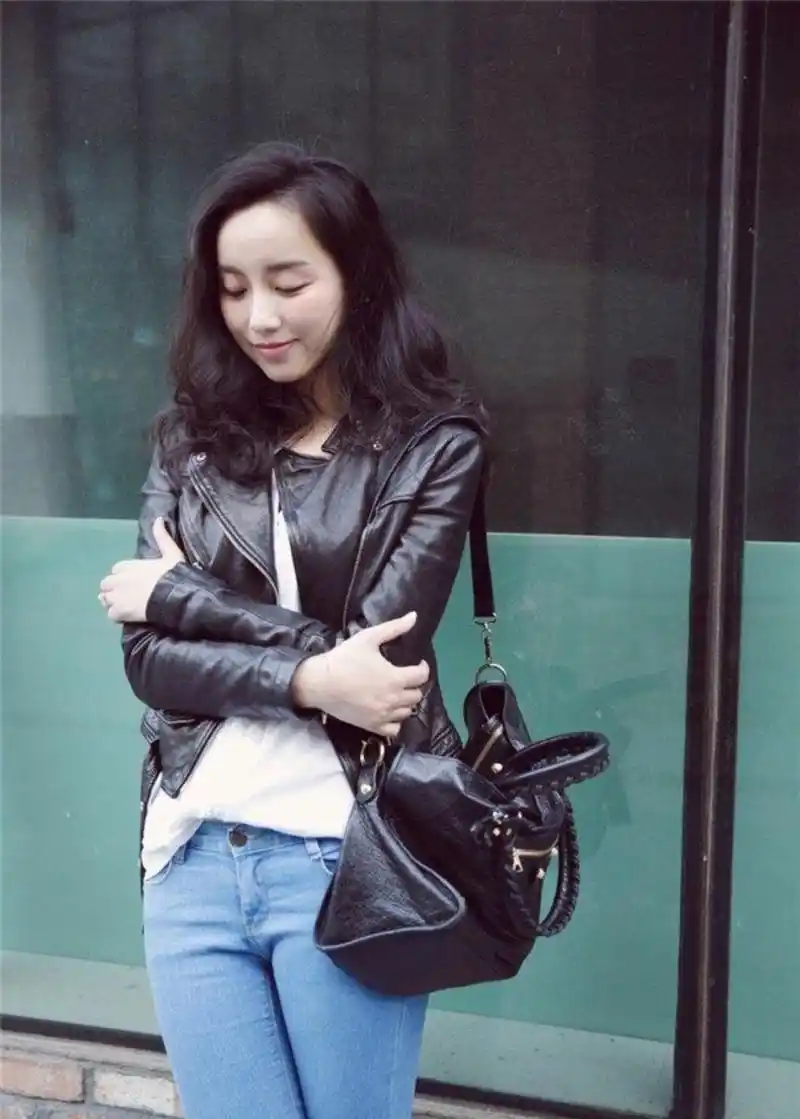 吕一辨识度极高的低调美人