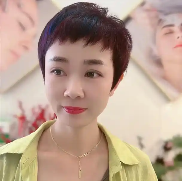50岁女性的短发,洋气显年轻,看这10款就够了
