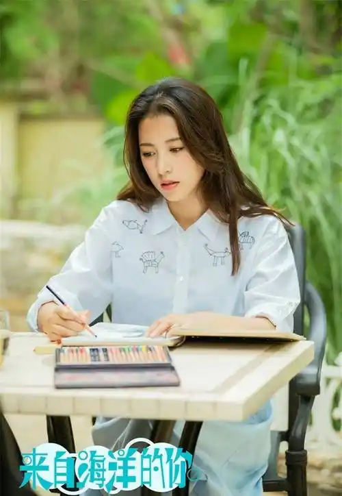 《从结婚到恋爱》,实力圈粉,网友表示:周雨彤,最近好迷人啊