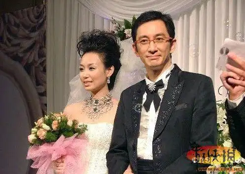 石洋子和吴启华