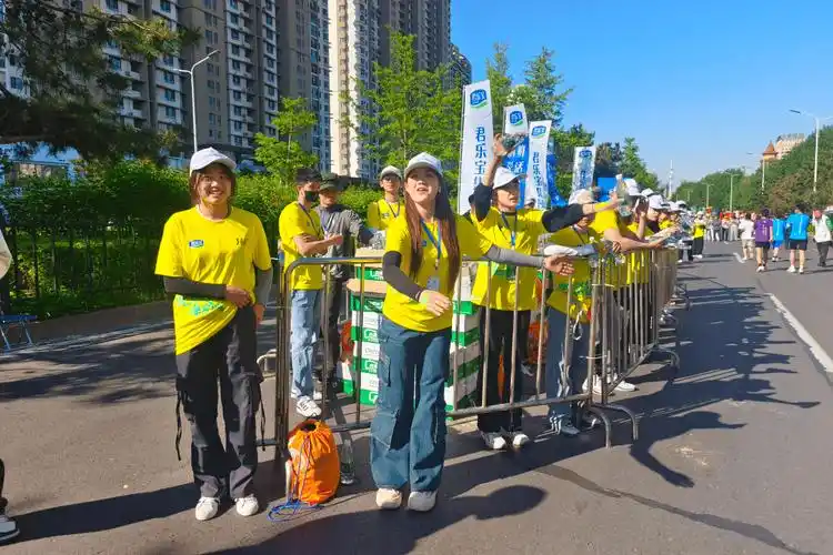 2100名青年志愿者圆满完成2024秦皇岛马拉松志愿服务工作