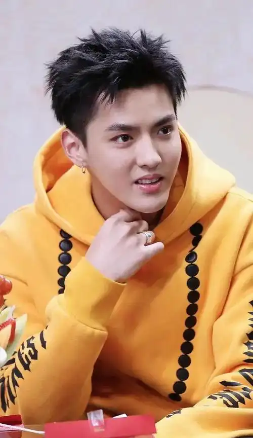 六位明星的封杀之路:一"睡"毁终身,偷税漏税,个个臭名