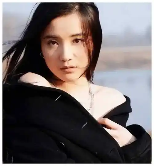 42岁女演员宋佳惊人表现:赢过章子怡,扇哭孙俪,插入导演张黎!