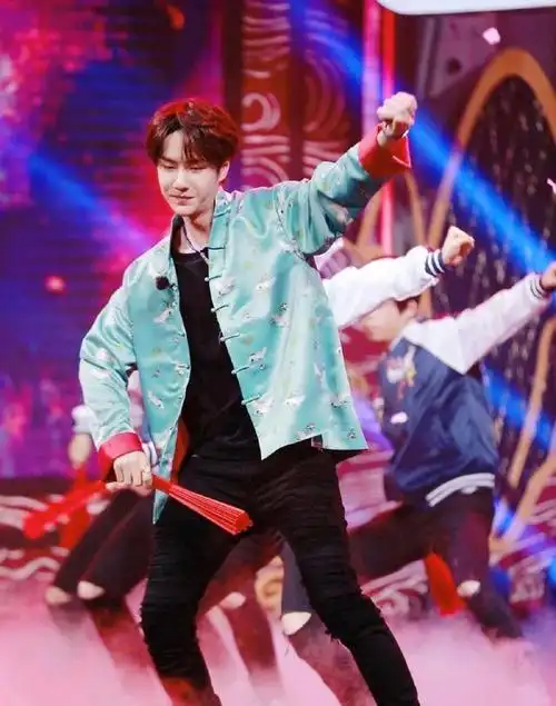 王一博节目里分享小故事,因为有爱相伴,所以有了战胜一切的勇气|综艺