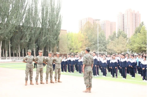 叶城县第二中学党总支书记郭军作了动员讲话,对参训学生提出了具体