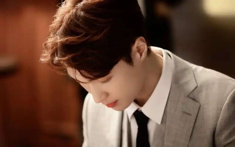 活动作品张艺兴的骨相想夸很久了