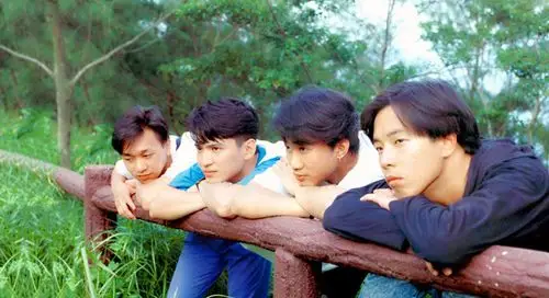 资深乐迷收藏的beyond早期黄家驹罕见照片(上)