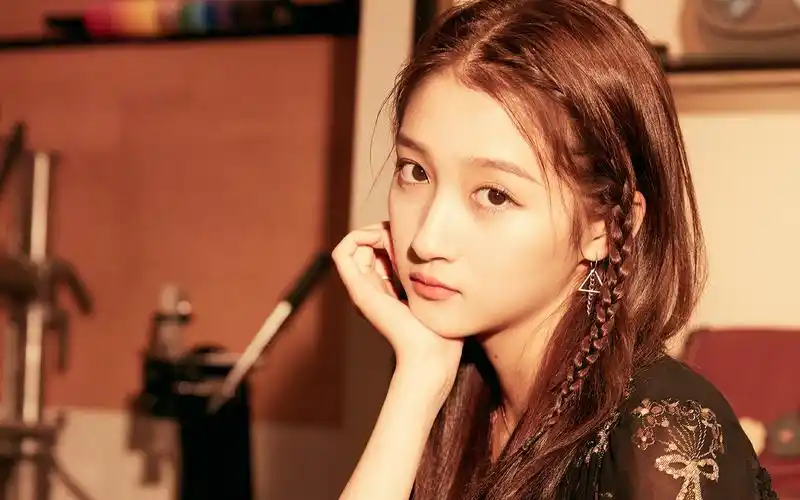 关晓彤性感写真图片桌面壁纸