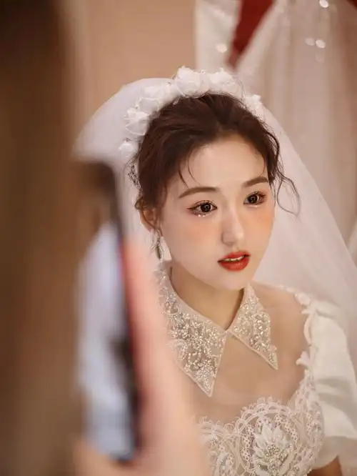 复古甜心女孩自然随性盘发