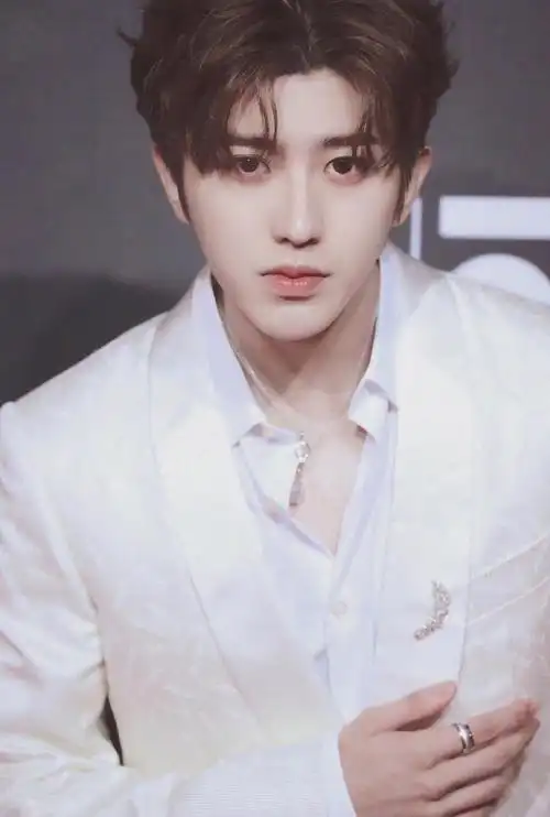 男生要留一次中分