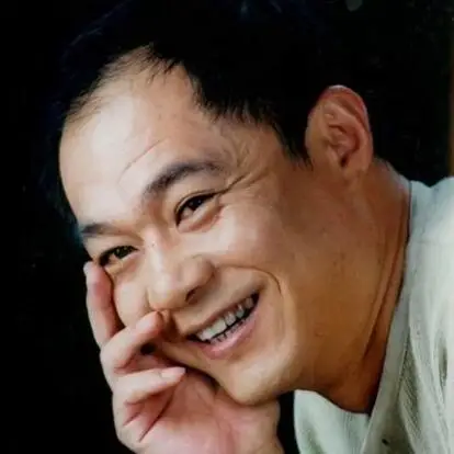 毕业于北京电影学院1982级表演系,毕业后分配到北京电影制片厂演员剧