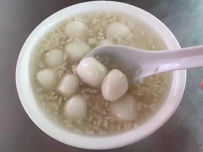 藏在东大街小巷里20几年的酒酿汤圆,唤醒无数六安人的记忆