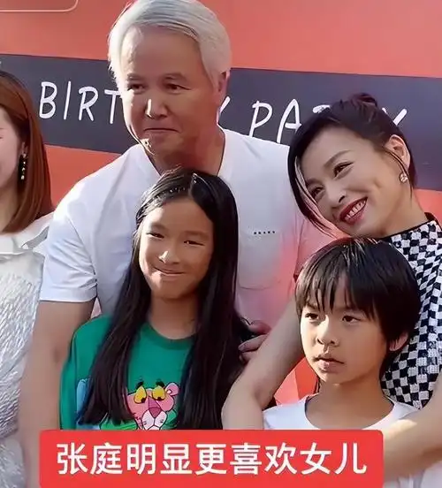 把这4个星二代放一起看,颜值差距一目了然|张庭|董洁|林青霞|蒋勤勤