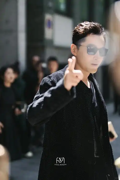 giorgio armani全球代言人胡歌