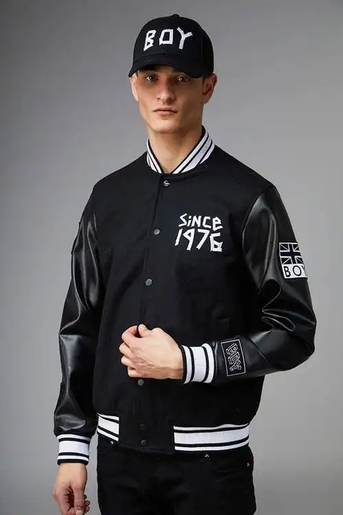 开襟单 排扣 嘻哈 时尚 背后刺绣 英文logo 拼接 皮袖 棒球 外套 男士