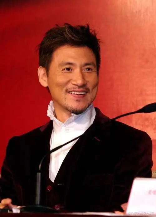 张学友:华语乐坛和电影界的代表人物,传奇的艺术家