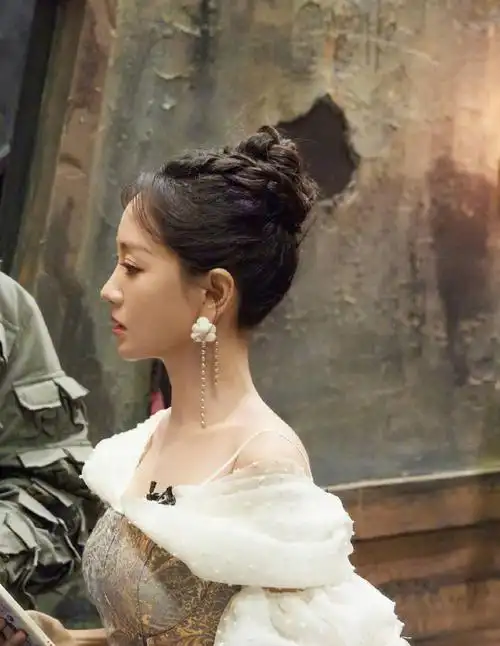 杨蓉大侦探公主造型#杨蓉大侦探新剧照96这次的造型也好漂亮啊收骀