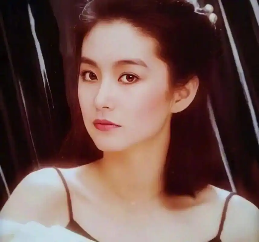 真的好有爱啊,不得不说林青霞年轻的时候太美了吧