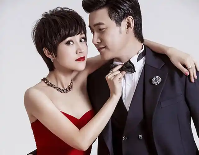 鲍蕾晒照纪念相恋二十年 再披婚纱与陆毅秀恩爱