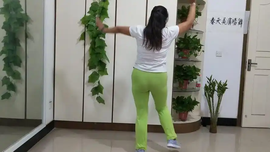 春天美广场舞《争什么争》-舞蹈视频-搜狐视频