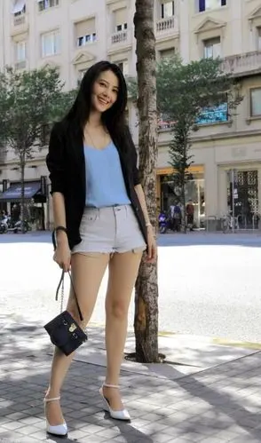 高圆圆私拍曝出,难得一见的热裤照_【今日爆点】