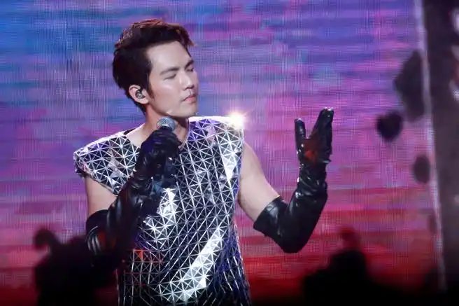 钟汉良上海演唱会官宣开票