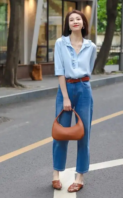 女人一旦到了40岁之后,就会在穿衣打扮上格外的焦虑,尤其是夏天,害怕