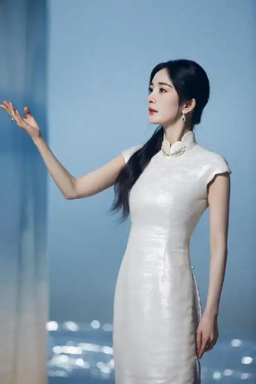 杨幂春晚有2个节目