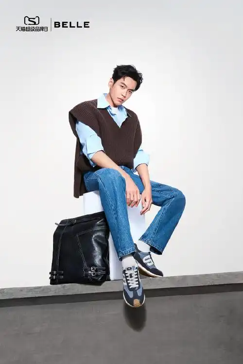 张若昀##比生活多变一点#牛仔色系造型so cool~喜欢休闲系的男士们学