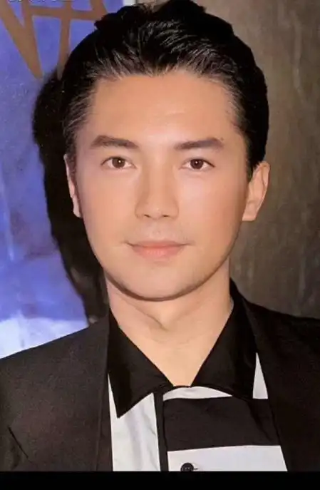 01,尊龙然而在网络和营销都还不发达的时代,这10位男演员的颜值却是