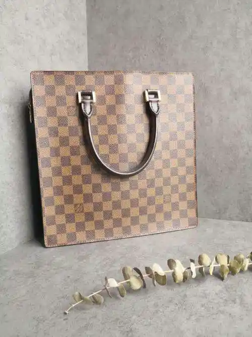 路易威登女士手提包lv棕棋盘小号琴谱包