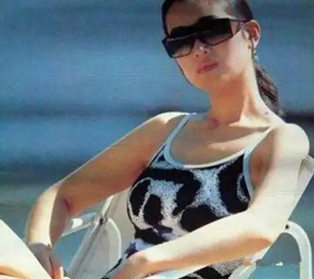 【图】大曝光巩俐泳装比基尼图片 性感撩人十分迷人