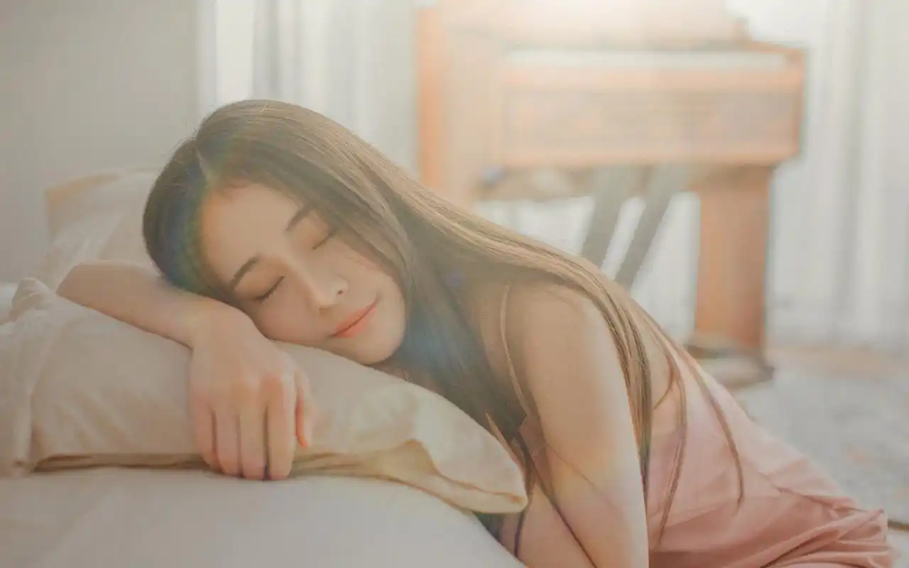 恬静养眼气质美女私房写真图片电脑壁纸高清大图预览1920x1200_美女